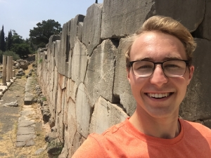 The "Polygonal" Wall in the Sanctuary of Apollo at Delphi